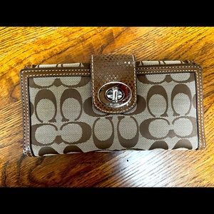 Large brown Coach wallet